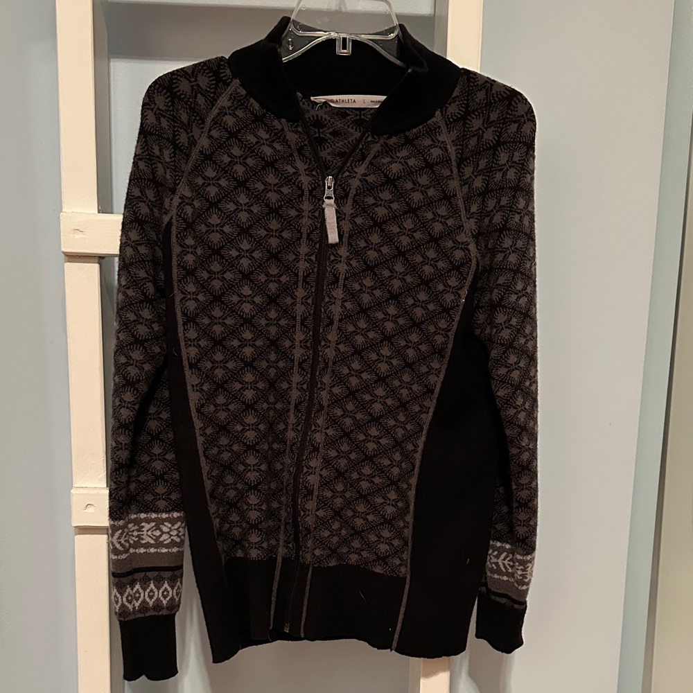 Athleta Black and Gray Patterned Sweater